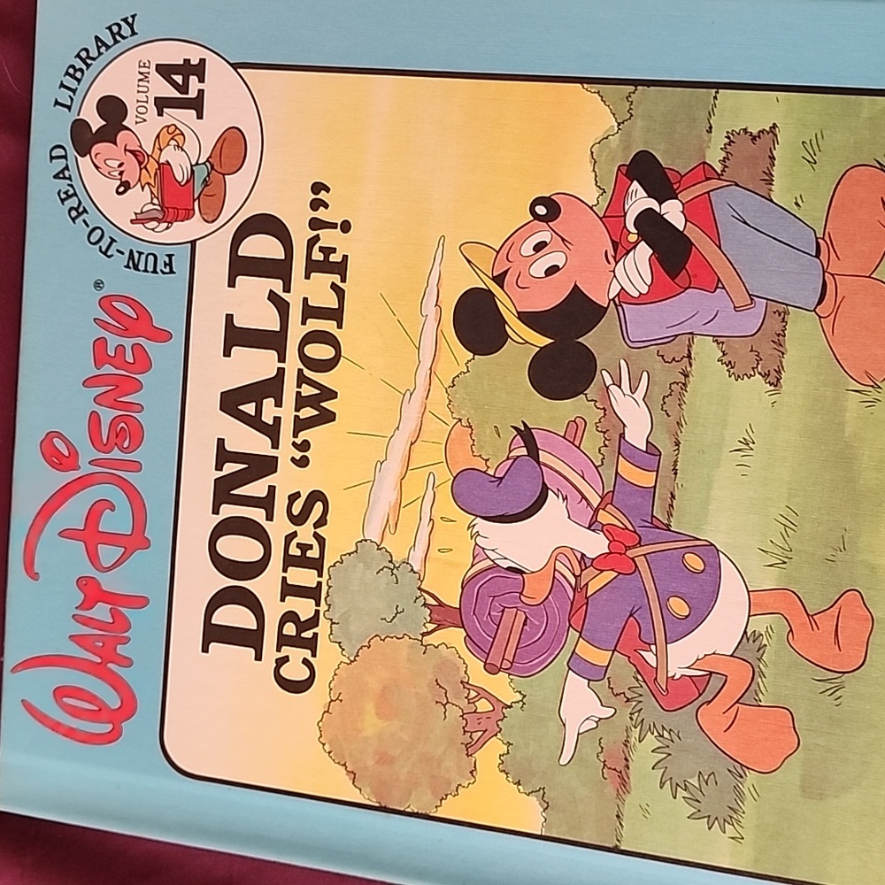 Walt Disney Fun-to-Read Library Book - Picture 3 of 7